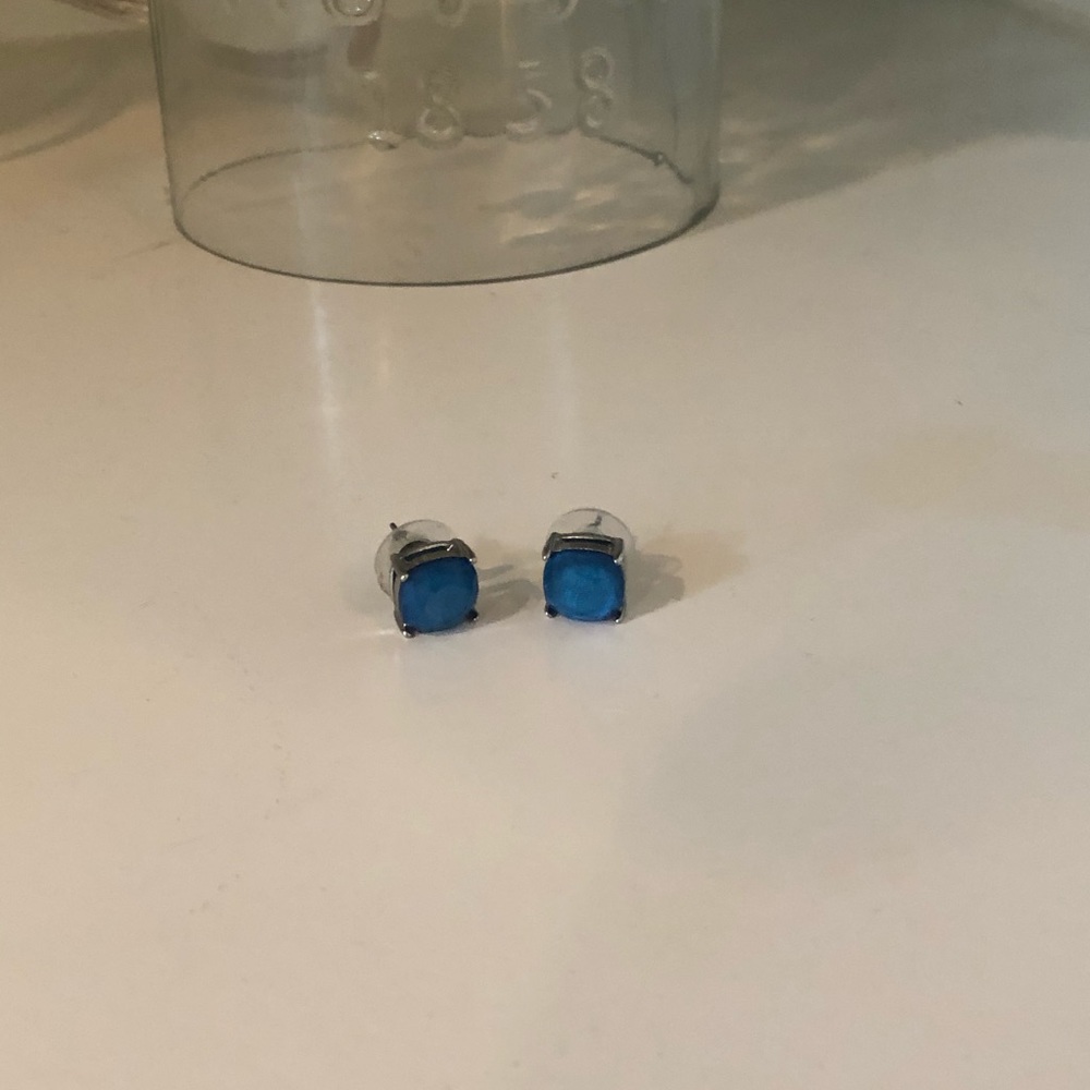 Blue studs - Picture 2 of 2